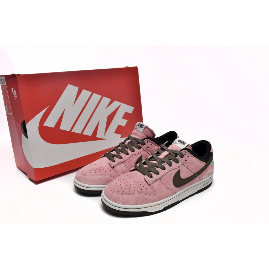 Nike SB Dunk Low