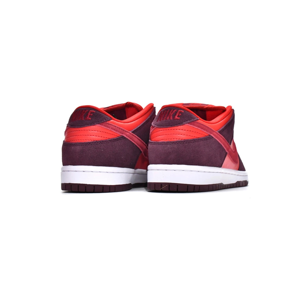 Nike SB Dunk Low Cherry