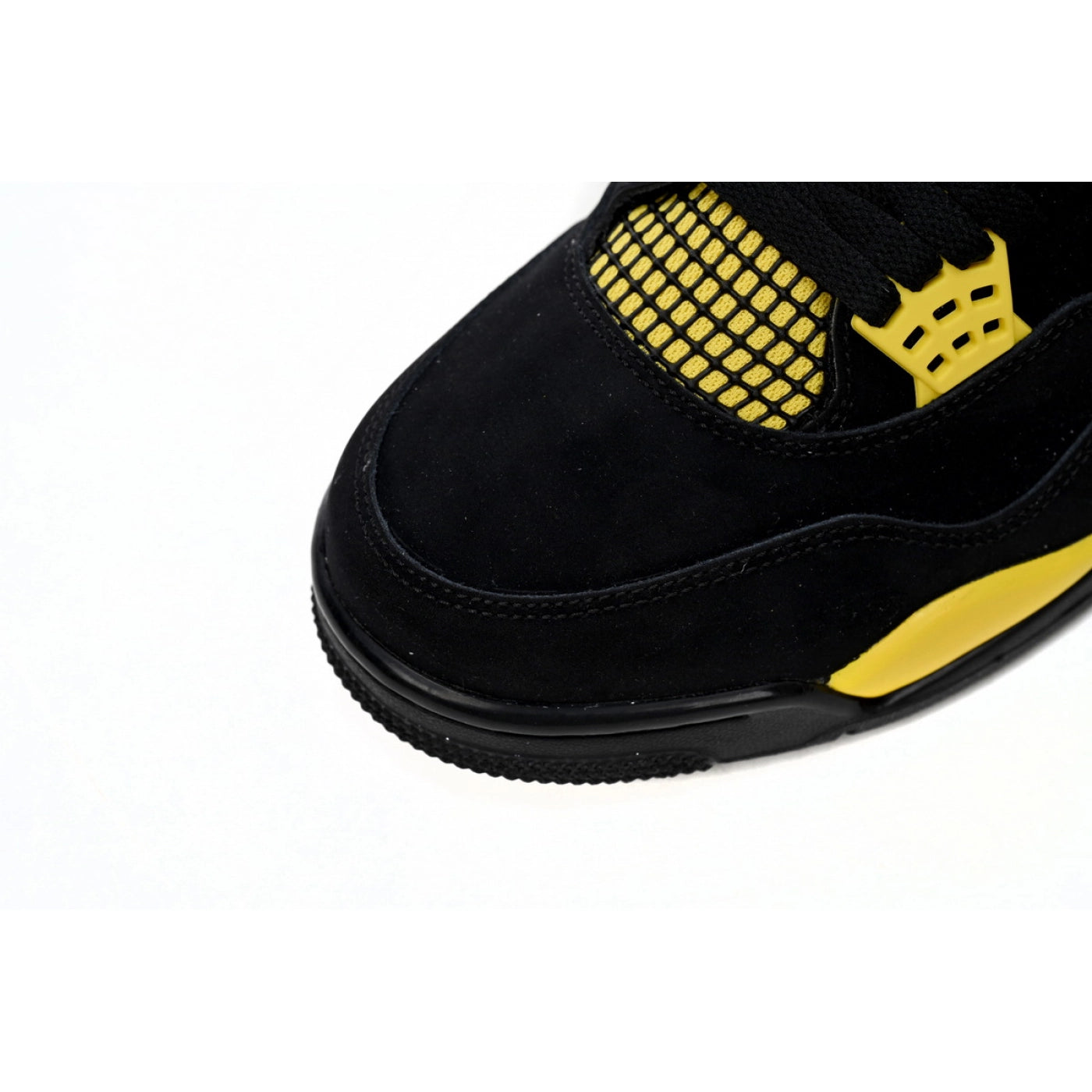 Air Jordan 4 Thunder