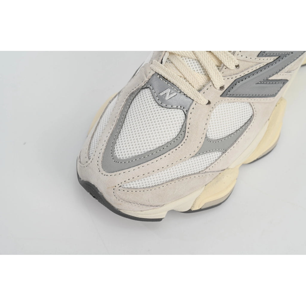 New Balance 9060 Pale