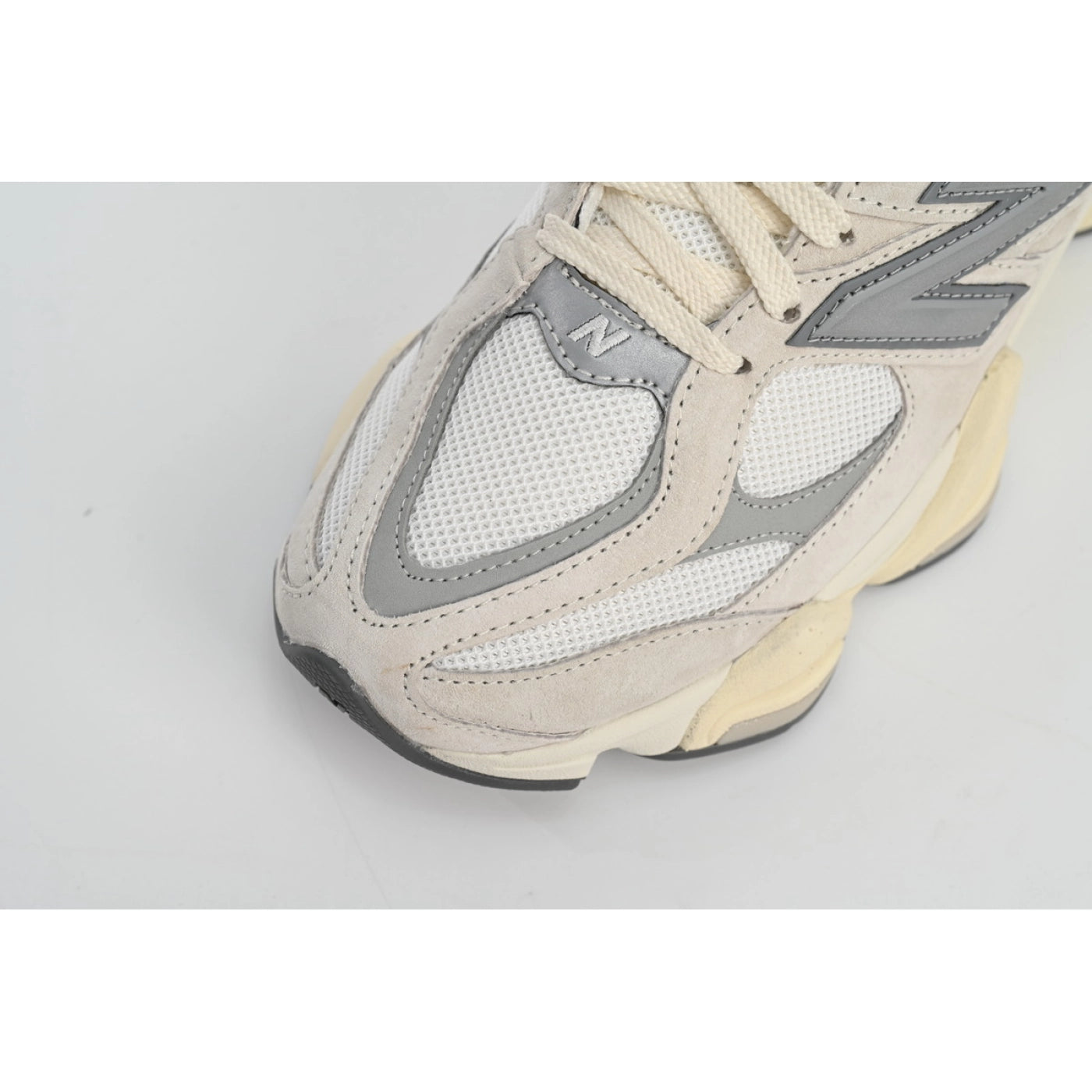 New Balance 9060 Pale