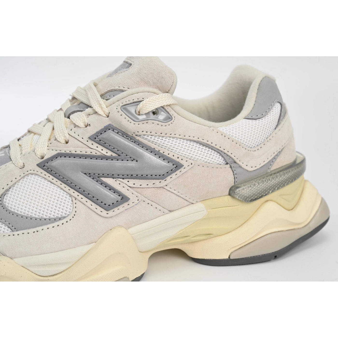 New Balance 9060 Pale